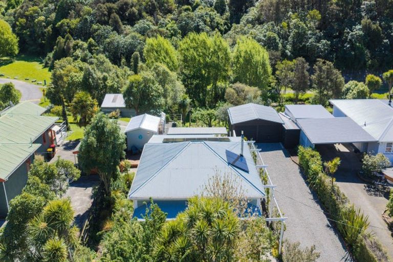 Photo of property in 58 Hampden Street, Picton, 7220