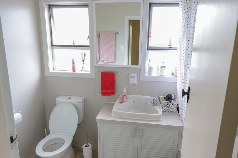 Photo of property in 9 Waterloo Crescent, Hokowhitu, Palmerston North, 4410