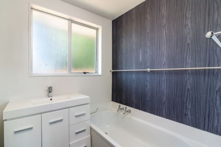 Photo of property in 2/11 Manatu Lane, Waltham, Christchurch, 8023