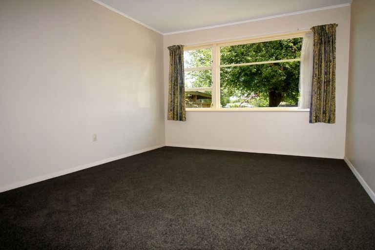 Photo of property in 4 Newcastle Street, Hokowhitu, Palmerston North, 4410