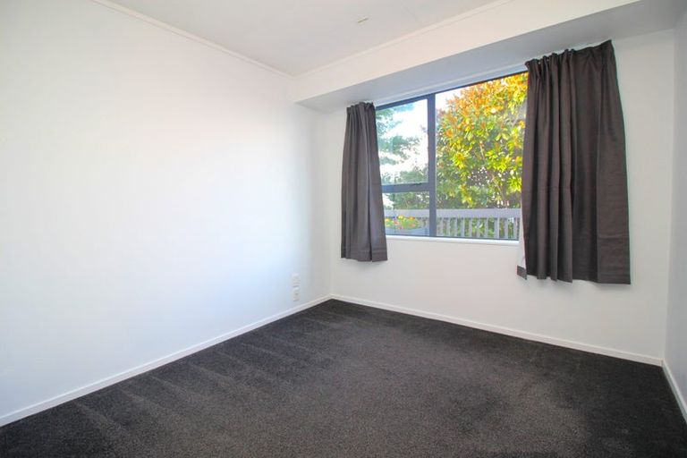 Photo of property in 140e Hepburn Road, Glendene, Auckland, 0602