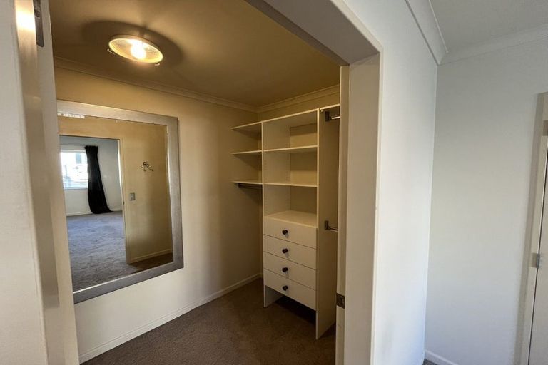 Photo of property in 10/15 Roxburgh Street, Mount Victoria, Wellington, 6011