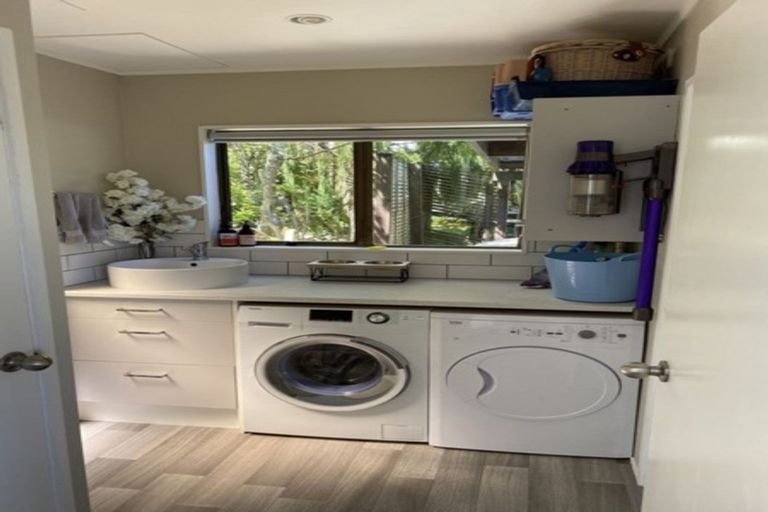 Photo of property in 1/82 Stott Avenue, Birkdale, Auckland, 0626