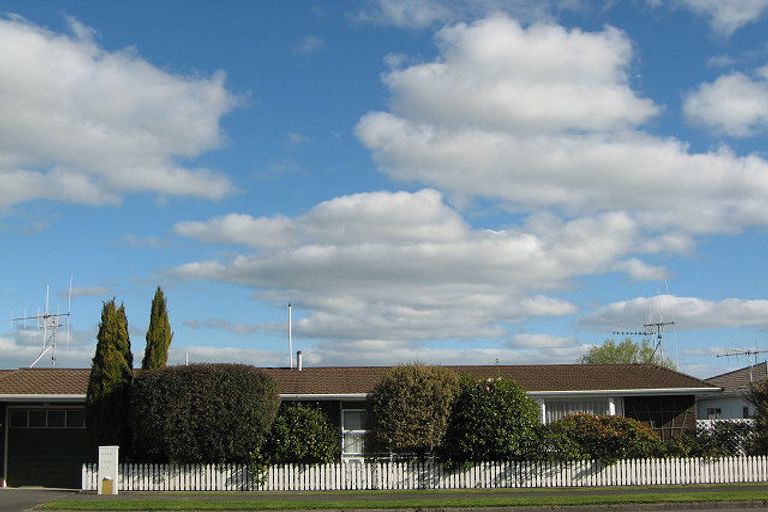 Photo of property in 1 Wanganui Road, Marton, 4710