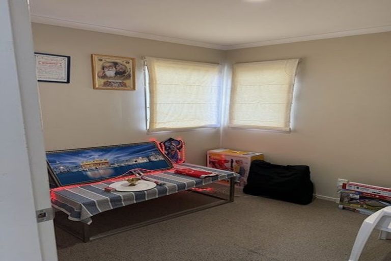 Photo of property in 12a Riverstone Drive, Riverstone Terraces, Upper Hutt, 5018