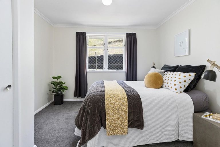 Photo of property in 117 Tauhinu Road, Miramar, Wellington, 6022