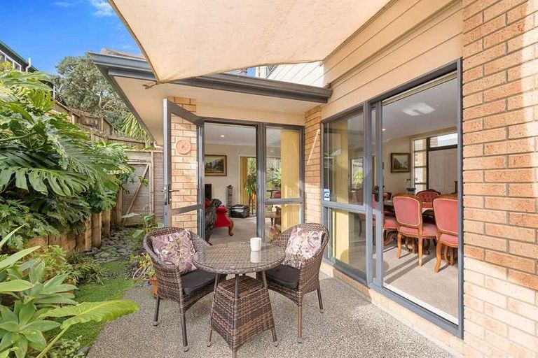 Photo of property in 9a Bond Crescent, Forrest Hill, Auckland, 0620