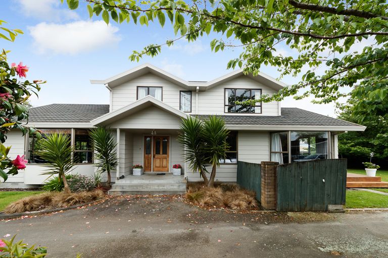 Photo of property in 19 Haast Place, Awapuni, Palmerston North, 4412