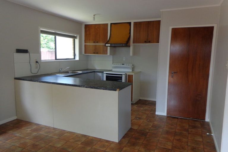 Photo of property in 2/14 Ti Nana Crescent, Henderson, Auckland, 0610