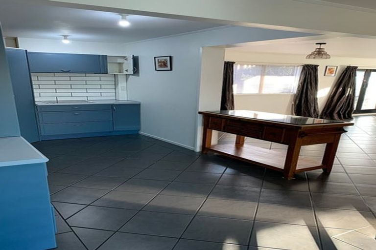 Photo of property in 485 West Coast Road, Glen Eden, Auckland, 0602
