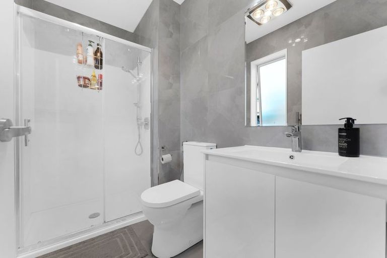 Photo of property in 13 Hollowout Street, Takanini, 2112