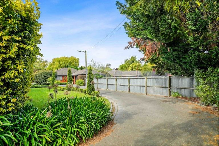 Photo of property in 2/302a Ilam Road, Burnside, Christchurch, 8053