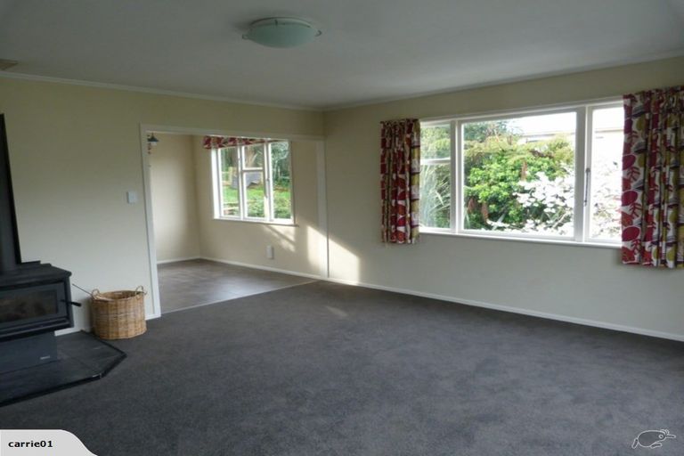Photo of property in 13 Magdalen Street, Tawa, Wellington, 5028