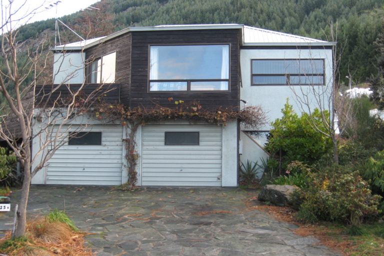 Photo of property in 23 Wye Place, Fernhill, Queenstown, 9300