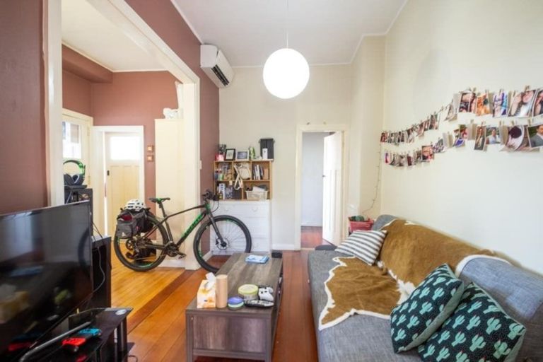 Photo of property in Carillion/the Knoll, 33 Thompson Street, Mount Cook, Wellington, 6011