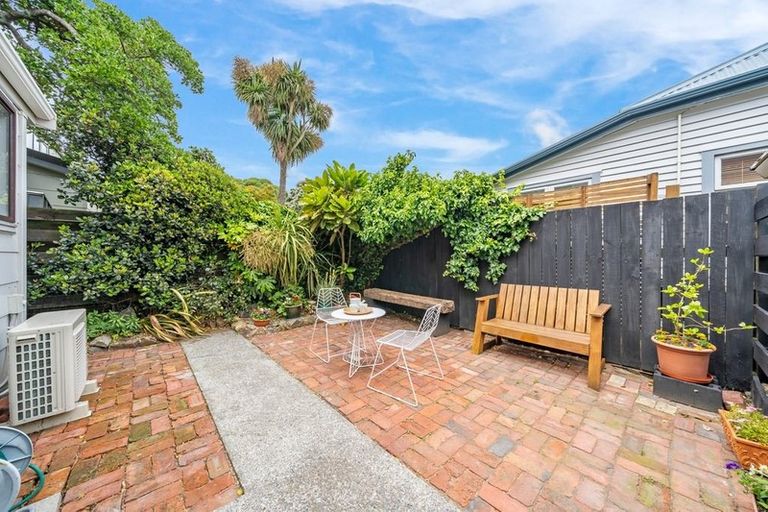 Photo of property in 2/6 Richmond Street, Petone, Lower Hutt, 5012