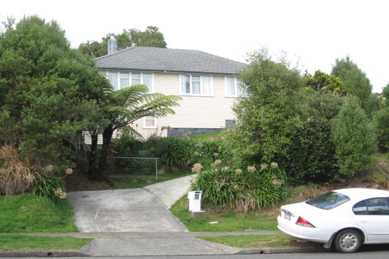 Photo of property in 9 Hampshire Street, Cannons Creek, Porirua, 5024