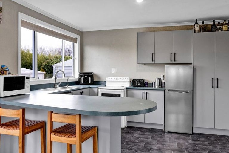 Photo of property in 1 Malone Place, Hawera, 4610