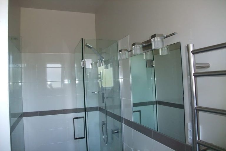 Photo of property in 2/52 Richmond Avenue, Northcote Point, Auckland, 0627