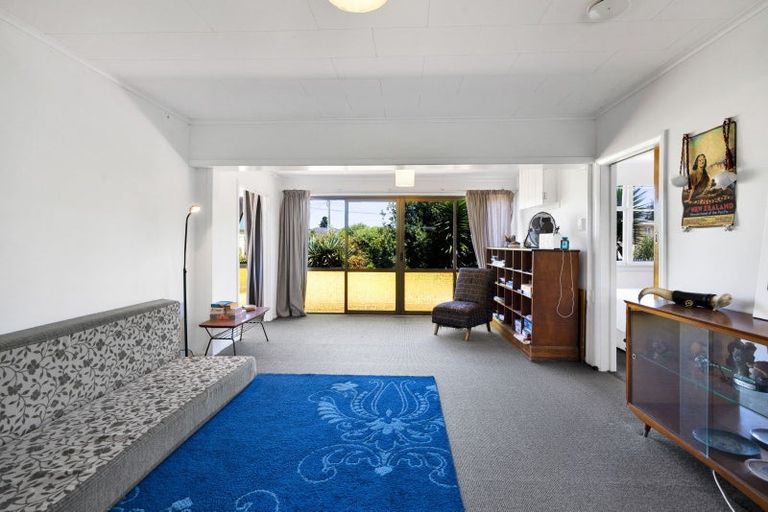 Photo of property in 49 Fox Street, Opunake, 4616