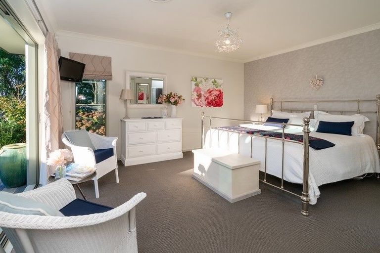 Photo of property in 17 Fairway Oaks Drive, Waikanae Beach, Waikanae, 5036