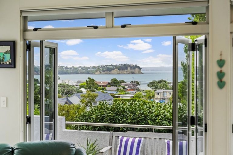 Photo of property in 17a Beach Road, Manly, Whangaparaoa, 0930