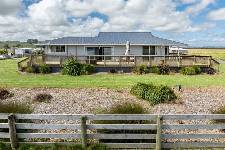 Photo of property in 74 Awakino Point Road East, Awakino Point, Dargaville, 0372