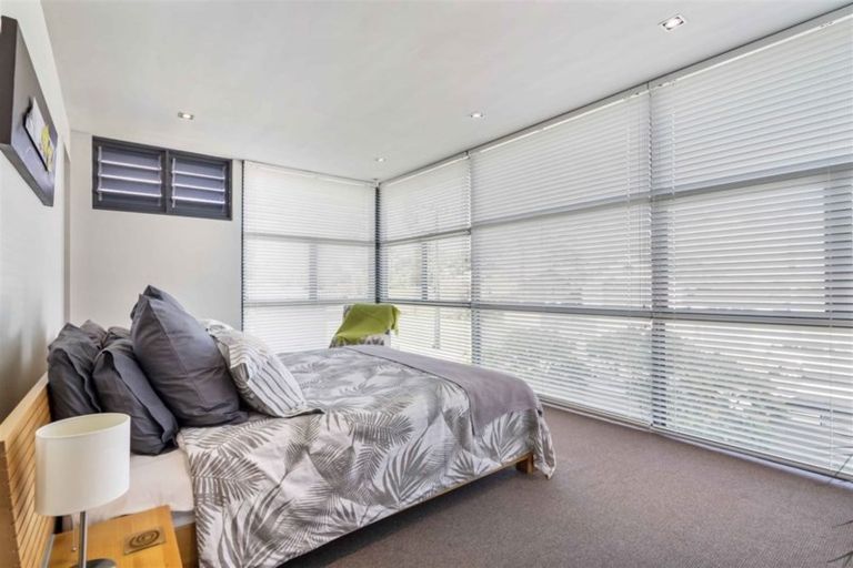 Photo of property in 4a Norwood Road, Bayswater, Auckland, 0622