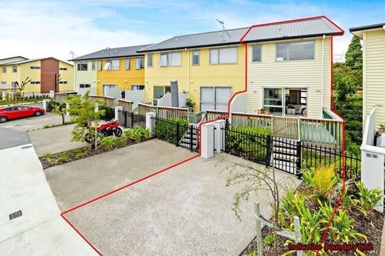 Photo of property in 28/11 Ray Small Drive, Papakura, 2110
