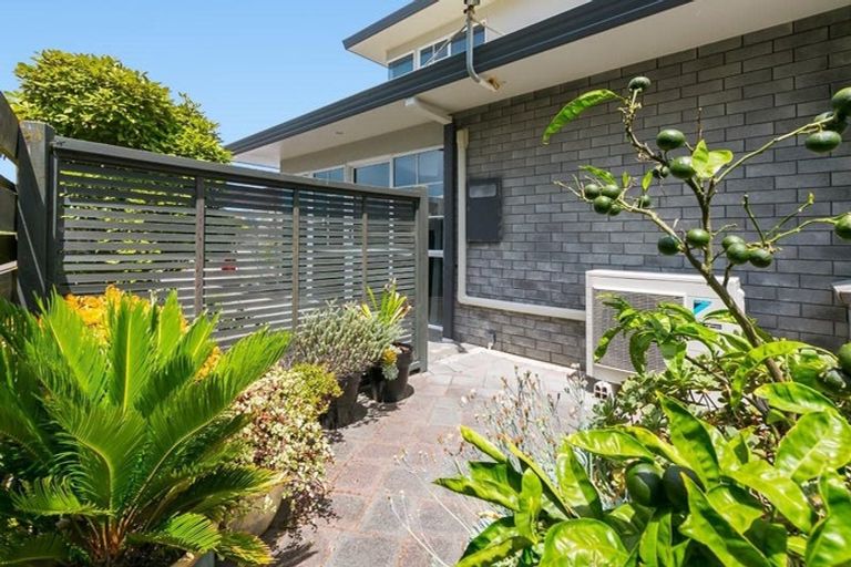 Photo of property in 23a Sunbrae Grove, Mount Maunganui, 3116