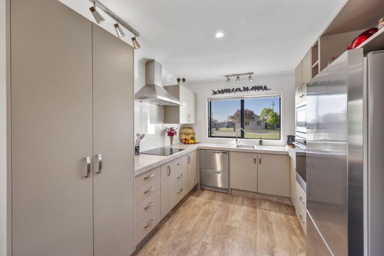 Photo of property in 18 Mcnaughton Place, Onekawa, Napier, 4110