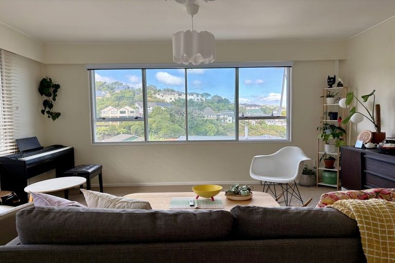 Photo of property in 11 Malaghan Grove, Johnsonville, Wellington, 6037