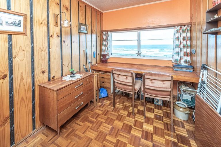 Photo of property in 8 Kapiti Terrace, Castlecliff, Whanganui, 4501