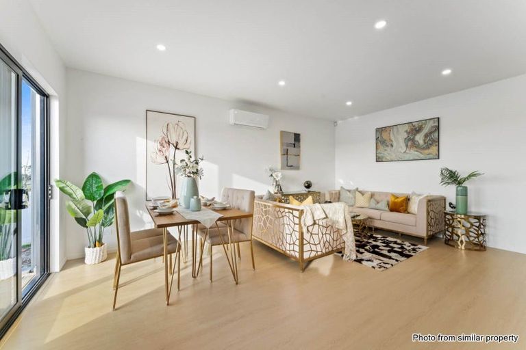 Photo of property in 3 Taiororua Avenue, Massey, Auckland, 0614