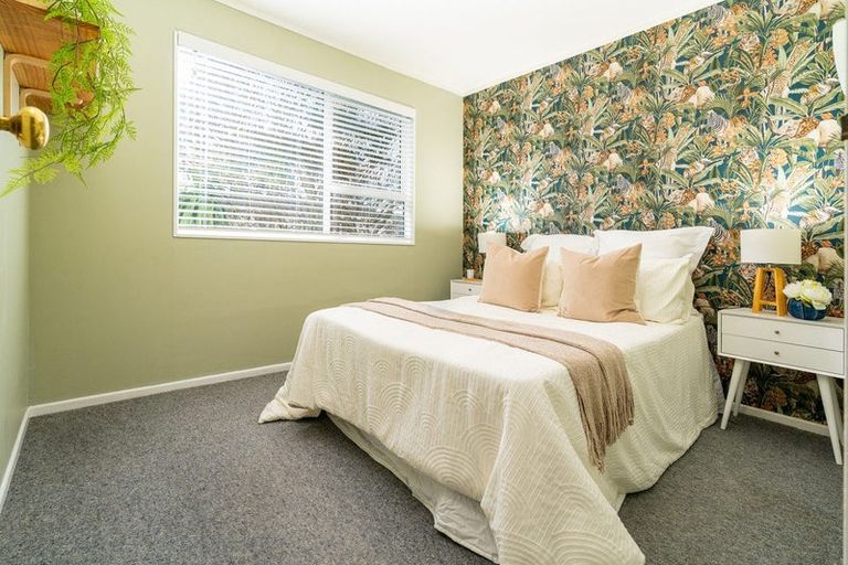 Photo of property in 104 Tauhinu Road, Miramar, Wellington, 6022