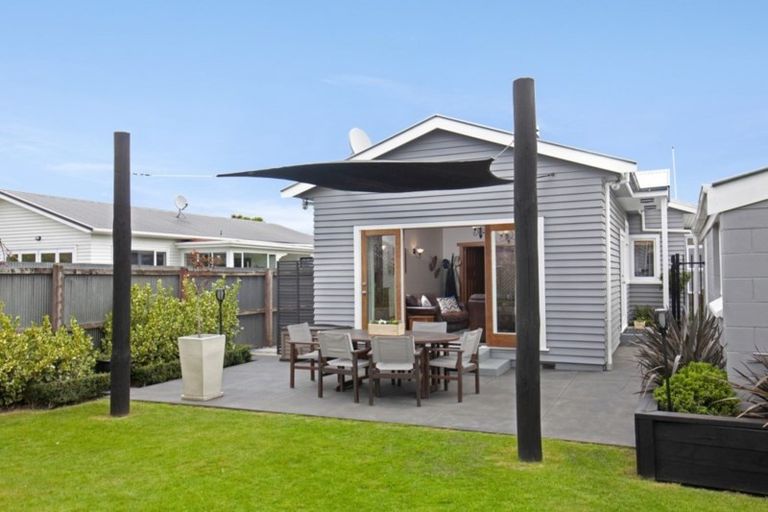 Photo of property in 32 Windermere Road, Papanui, Christchurch, 8053