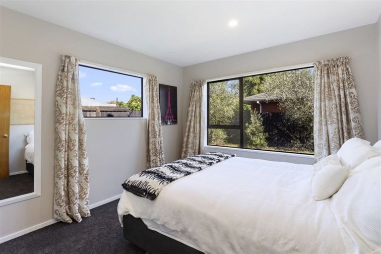 Photo of property in 2/15 Jocelyn Street, Casebrook, Christchurch, 8051