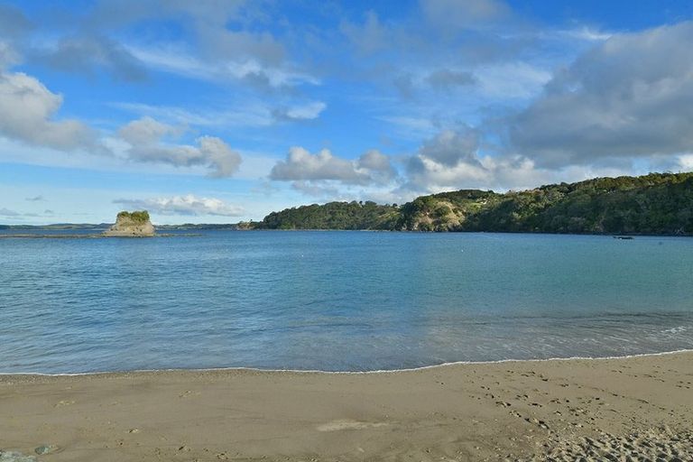 Photo of property in 8 Hillside Crescent, Leigh, 0985