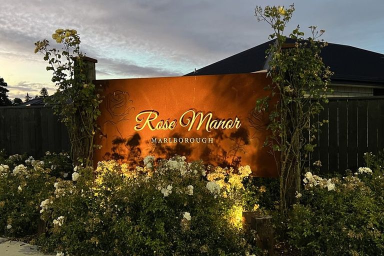 Photo of property in 27 Whitehall Drive, Springlands, Blenheim, 7201