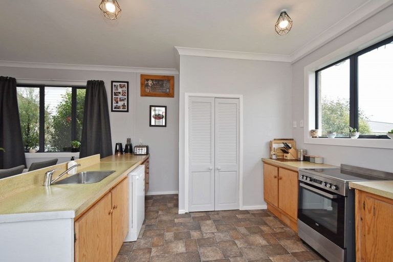 Photo of property in 6 Nichol Street, Heidelberg, Invercargill, 9812