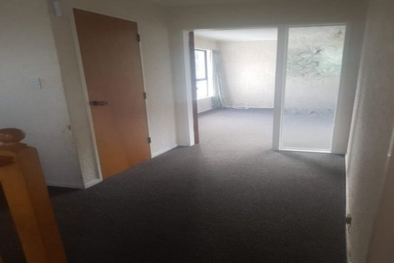 Photo of property in 79 Victory Crescent, Tawa, Wellington, 5028