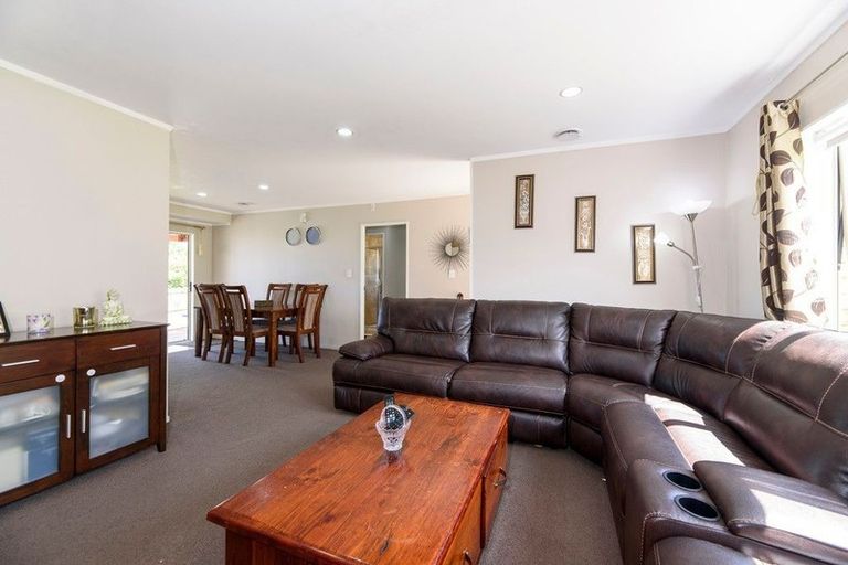 Photo of property in 49 Patts Avenue, Glendene, Auckland, 0602
