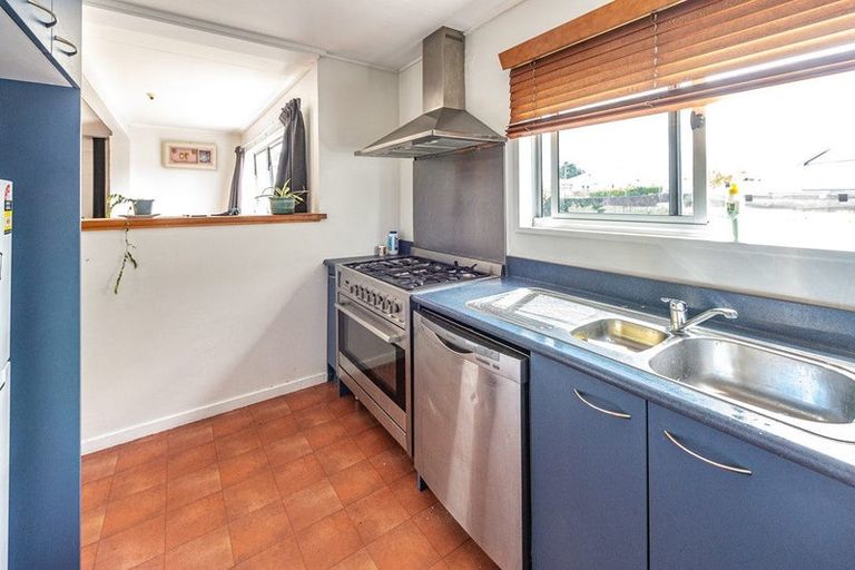 Photo of property in 1 Hurworth Place, College Estate, Whanganui, 4500