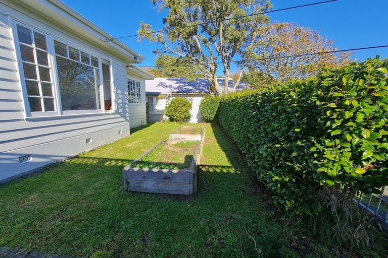 Photo of property in 93 Karori Road, Karori, Wellington, 6012