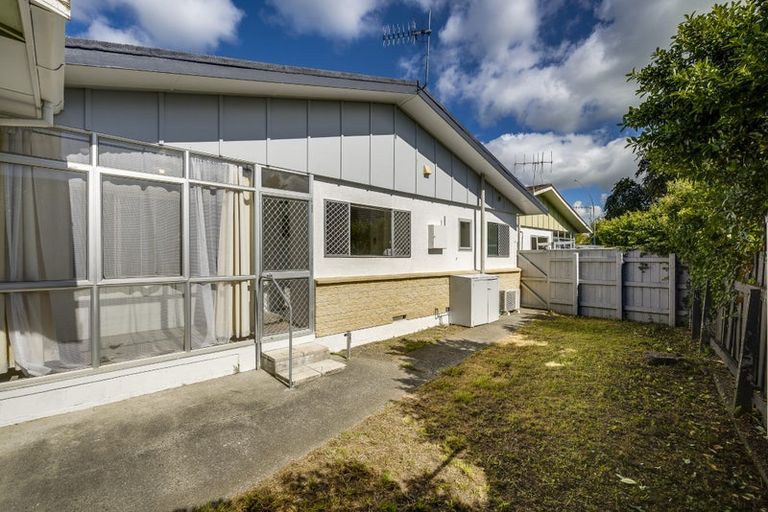 Photo of property in 2/166 Gloucester Street, Taradale, Napier, 4112