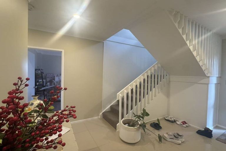 Photo of property in 2/18 Stanley Avenue, Milford, Auckland, 0620