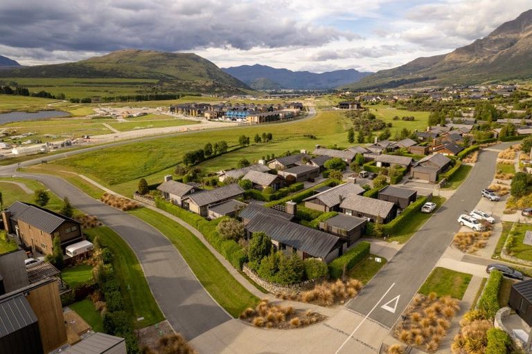 Photo of property in 34 Rannoch Drive, Jacks Point, Queenstown, 9371