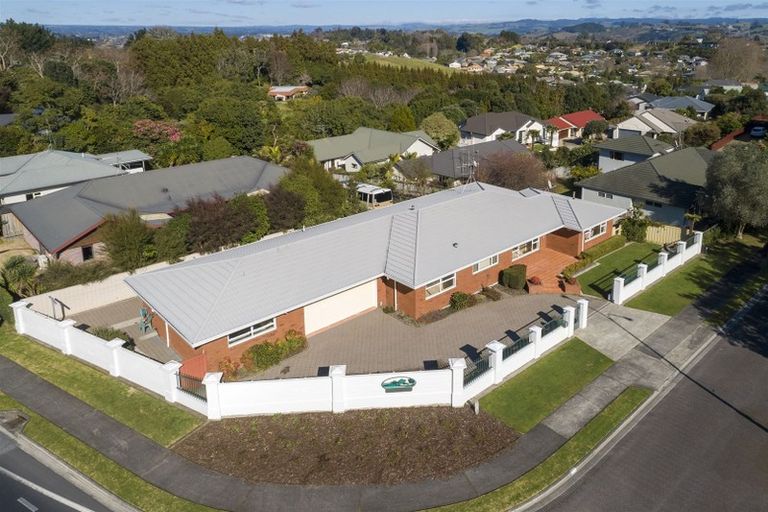 Photo of property in 1 Wakefield Drive, Bethlehem, Tauranga, 3110