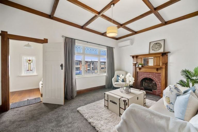 Photo of property in 1/28 Ngataringa Road, Devonport, Auckland, 0624