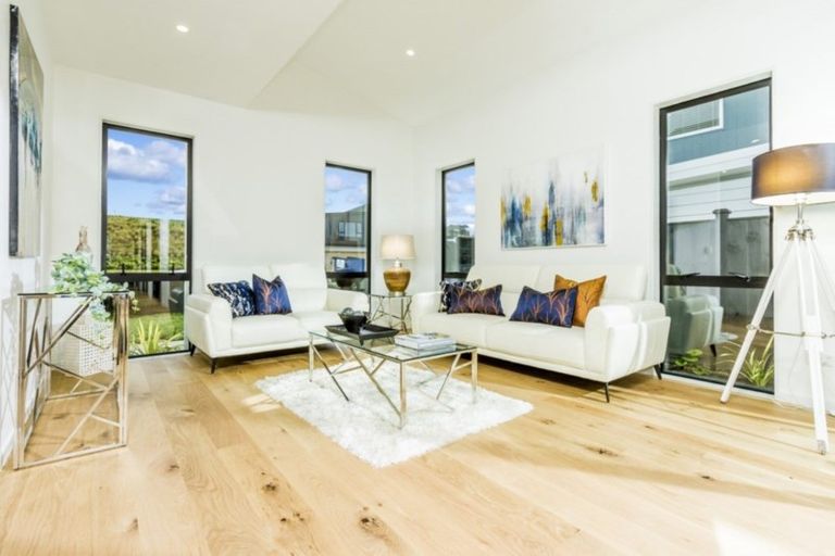 Photo of property in 5 Tawatawa Street, Long Bay, Auckland, 0630